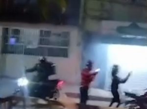 Adolescente é vítima de bala perdida em protesto de motoboys em Cariacica
